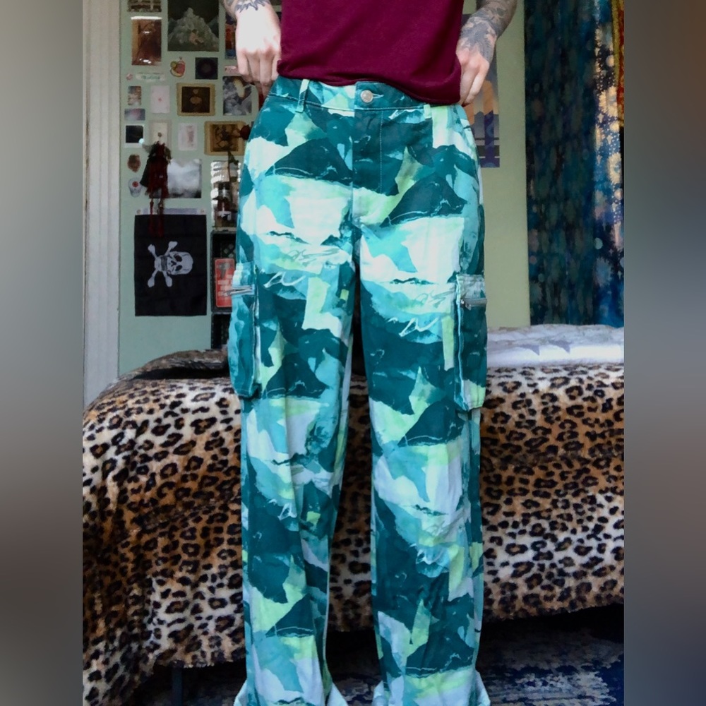 Forever 21 Green Pattern Cargo Pants